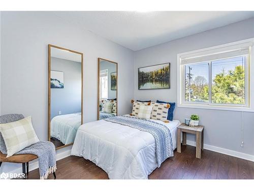 700 Osgoode Drive, London, ON - Indoor Photo Showing Bedroom