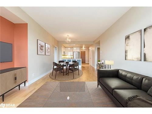 403-33 Ellen Street, Barrie, ON - Indoor Photo Showing Living Room