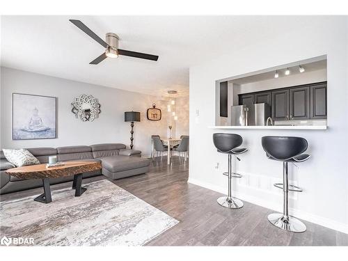 1-41 Madelaine Drive, Barrie, ON - Indoor Photo Showing Living Room