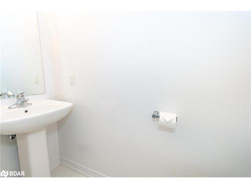 1-41 Madelaine Drive, Barrie, ON - Indoor Photo Showing Bathroom