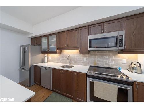 101-300 Essa Road E, Barrie, ON - Indoor Photo Showing Kitchen