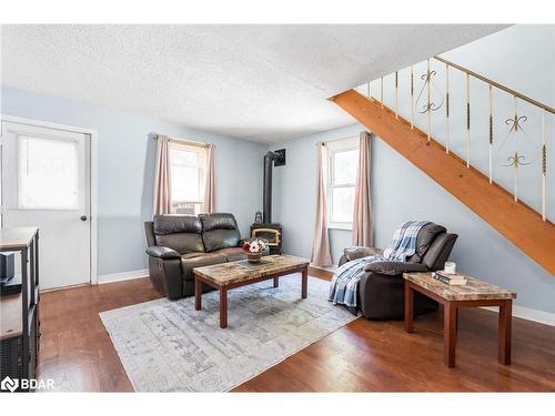 15 George Street, Innisfil, ON - Indoor Photo Showing Living Room