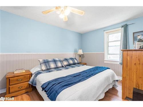 15 George Street, Innisfil, ON - Indoor Photo Showing Bedroom