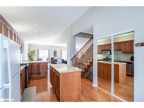 57 High Vista Drive, Oro-Medonte, ON - Indoor Photo Showing Kitchen