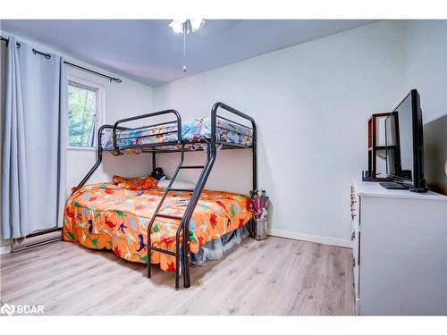 162 Pratt Crescent, Gravenhurst, ON - Indoor Photo Showing Bedroom