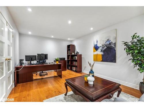 3908 Densbury Drive, Mississauga, ON - Indoor Photo Showing Living Room