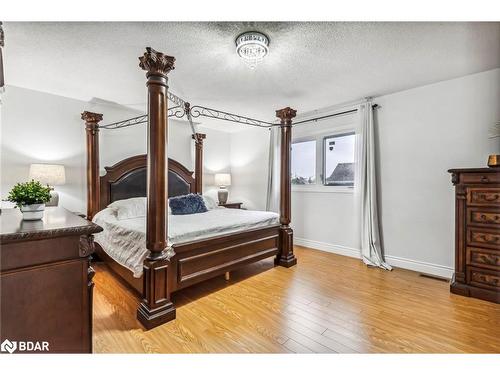 3908 Densbury Drive, Mississauga, ON - Indoor Photo Showing Bedroom