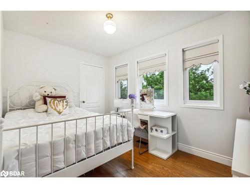 3908 Densbury Drive, Mississauga, ON - Indoor Photo Showing Bedroom