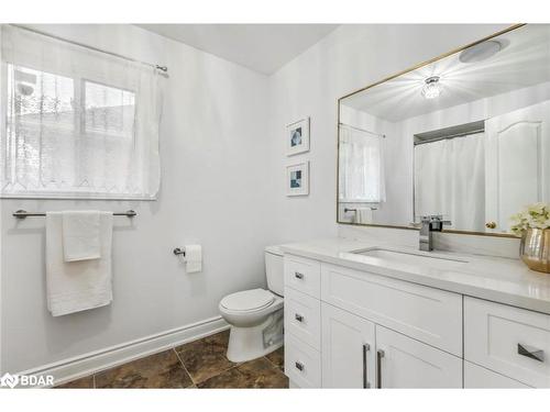 3908 Densbury Drive, Mississauga, ON - Indoor Photo Showing Bathroom