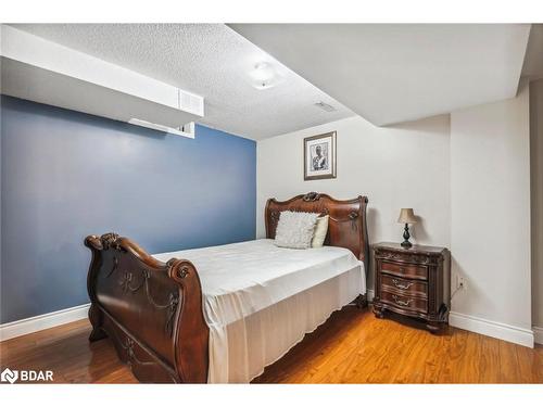 3908 Densbury Drive, Mississauga, ON - Indoor Photo Showing Bedroom