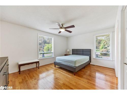 51 Idlewood Drive, Midhurst, ON - Indoor Photo Showing Bedroom