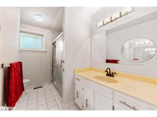 51 Idlewood Drive, Midhurst, ON - Indoor Photo Showing Bathroom