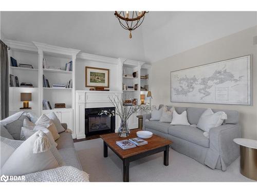 6 Georgian Grande Drive, Oro-Medonte, ON - Indoor Photo Showing Living Room With Fireplace