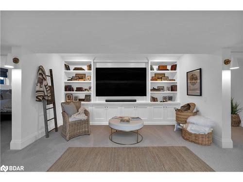 6 Georgian Grande Drive, Oro-Medonte, ON - Indoor Photo Showing Living Room