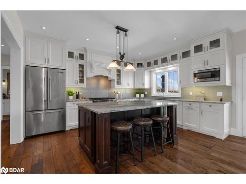 6 Georgian Grande Drive, Oro-Medonte, ON - Indoor Photo Showing Kitchen With Upgraded Kitchen