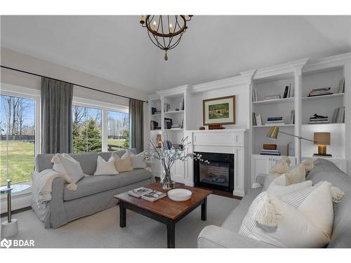 6 Georgian Grande Drive, Oro-Medonte, ON - Indoor Photo Showing Living Room With Fireplace