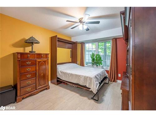 114-49 Jacobs Terrace, Barrie, ON - Indoor Photo Showing Bedroom