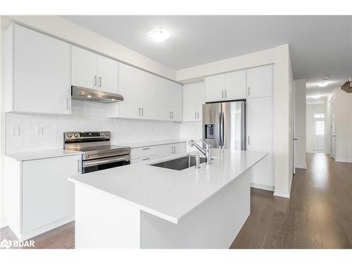 141 Shepherd Drive, Barrie, ON - Indoor Photo Showing Kitchen With Upgraded Kitchen