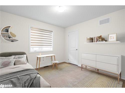 141 Shepherd Drive, Barrie, ON - Indoor Photo Showing Bedroom