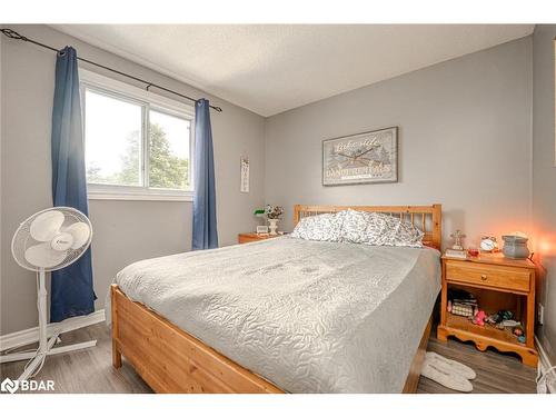 5 Melinda Crescent, Barrie, ON - Indoor Photo Showing Bedroom