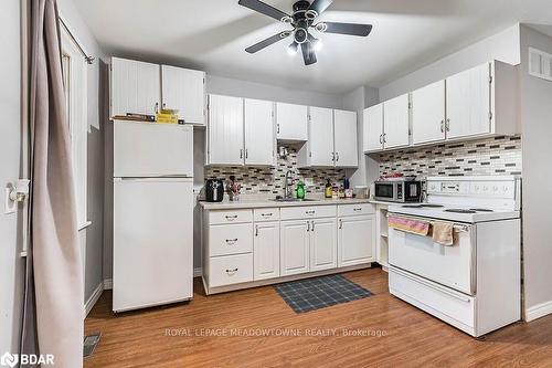 77 Province Street N, Hamilton, ON - Indoor Photo Showing Kitchen