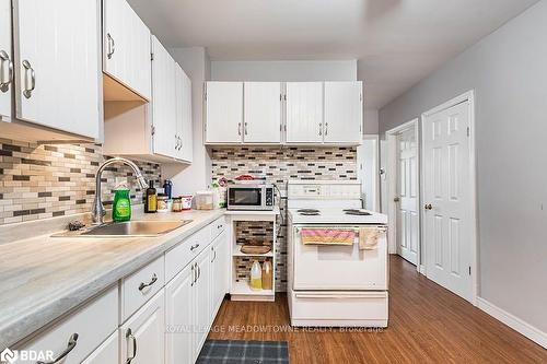 77 Province Street N, Hamilton, ON - Indoor Photo Showing Kitchen