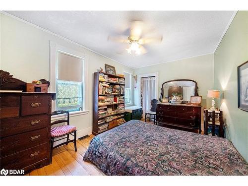 1475 6Th Line, Innisfil, ON - Indoor Photo Showing Bedroom