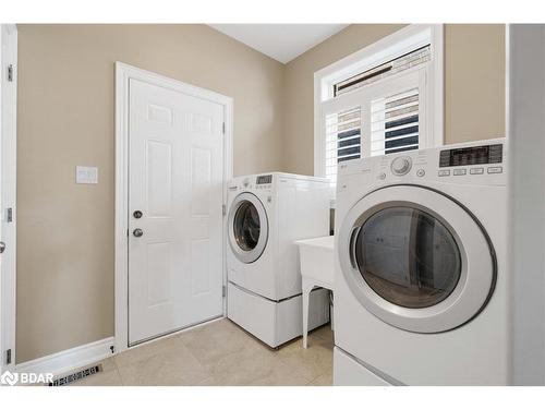 28 Gwendolyn Street, Barrie, ON - Indoor Photo Showing Laundry Room