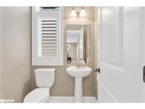 28 Gwendolyn Street, Barrie, ON - Indoor Photo Showing Bathroom