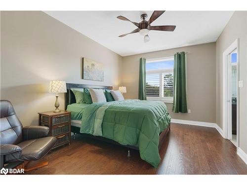 28 Gwendolyn Street, Barrie, ON - Indoor Photo Showing Bedroom