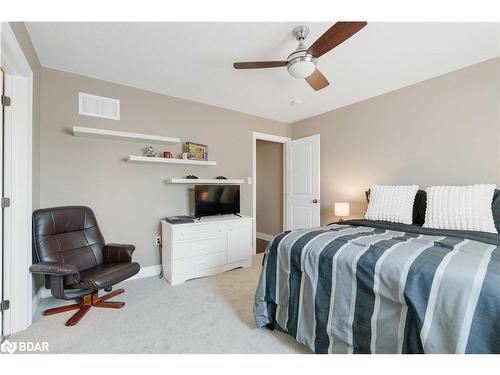 28 Gwendolyn Street, Barrie, ON - Indoor Photo Showing Bedroom