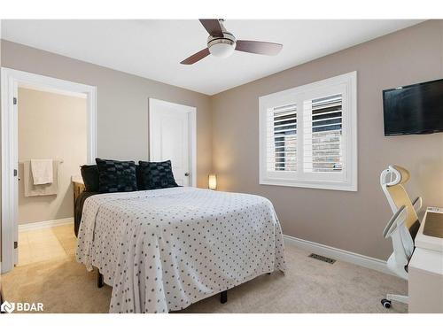 28 Gwendolyn Street, Barrie, ON - Indoor Photo Showing Bedroom