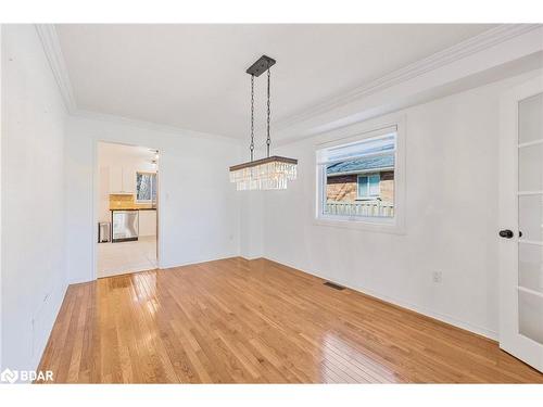 33 Glen Oak Court, Barrie, ON - Indoor Photo Showing Other Room