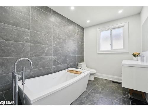 2199 Richard Street, Innisfil, ON - Indoor Photo Showing Bathroom