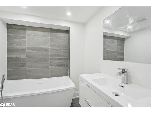 2199 Richard Street, Innisfil, ON - Indoor Photo Showing Bathroom