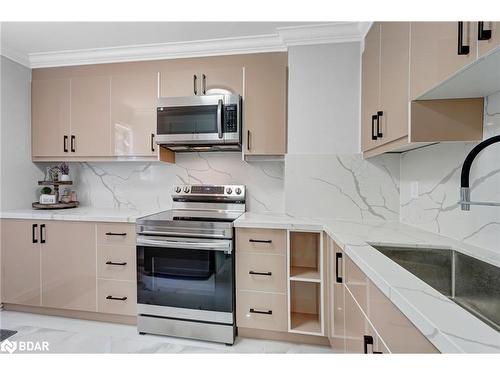 I2-63 Ferris Lane, Barrie, ON - Indoor Photo Showing Kitchen