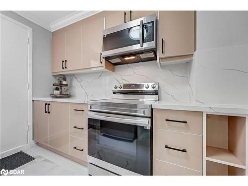 I2-63 Ferris Lane, Barrie, ON - Indoor Photo Showing Kitchen