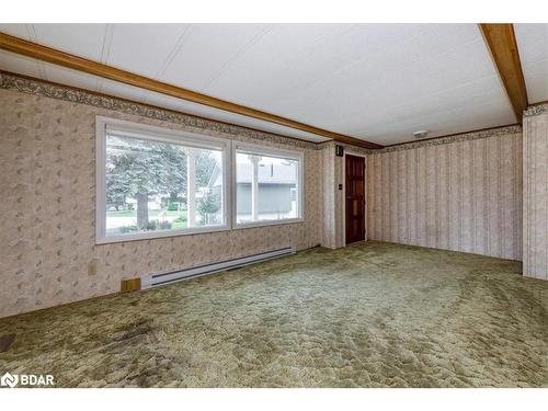 50 Hawthorne Drive, Innisfil, ON - Indoor Photo Showing Other Room