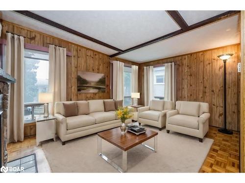 50 Hawthorne Drive, Innisfil, ON - Indoor Photo Showing Living Room