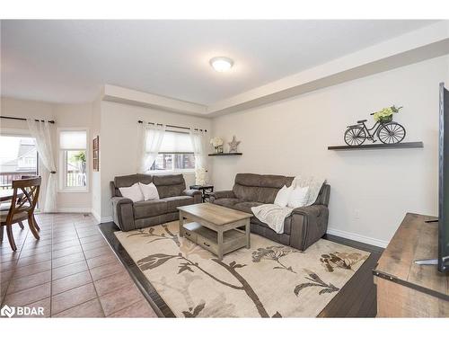 50 Dunnett Drive, Barrie, ON - Indoor Photo Showing Living Room