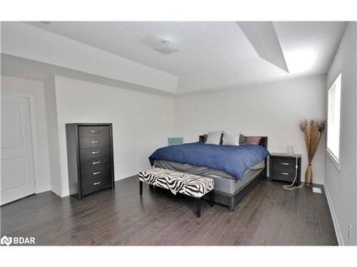 979 Green Street, Innisfil, ON - Indoor Photo Showing Bedroom