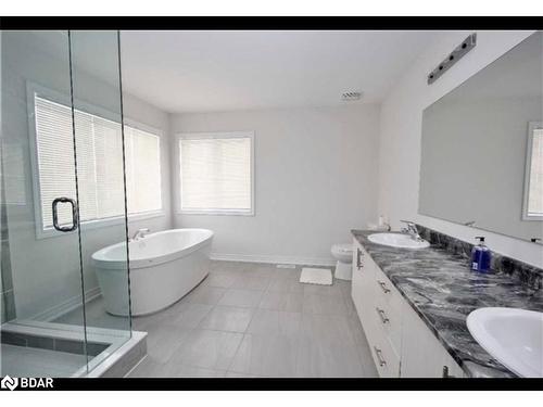 979 Green Street, Innisfil, ON - Indoor Photo Showing Bathroom