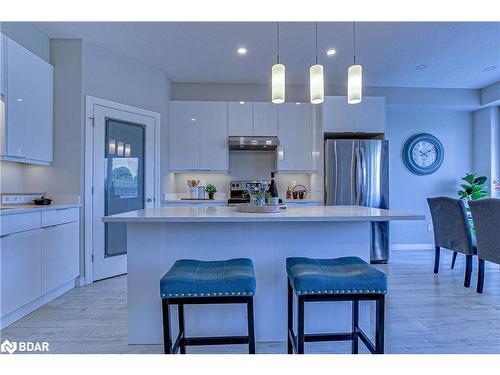 70-811 Sarnia Road, London, ON - Indoor Photo Showing Kitchen With Upgraded Kitchen