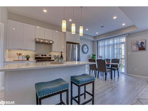 70-811 Sarnia Road, London, ON - Indoor Photo Showing Kitchen With Upgraded Kitchen