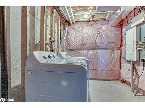 70-811 Sarnia Road, London, ON - Indoor Photo Showing Laundry Room