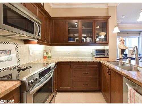 505-354 Atherley Road, Orillia, ON - Indoor Photo Showing Kitchen With Double Sink With Upgraded Kitchen