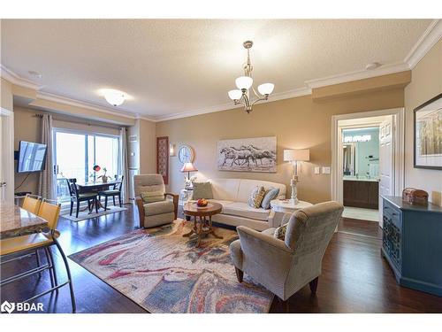 505-354 Atherley Road, Orillia, ON - Indoor Photo Showing Living Room