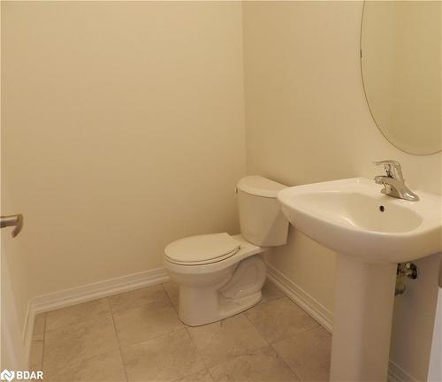 10 Cherry Hill Lane, Barrie, ON - Indoor Photo Showing Bathroom