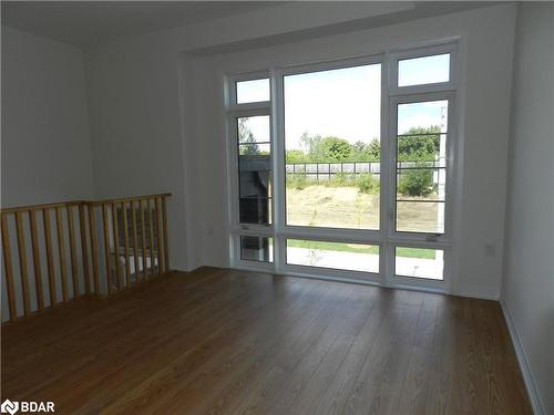 10 Cherry Hill Lane, Barrie, ON - Indoor Photo Showing Other Room