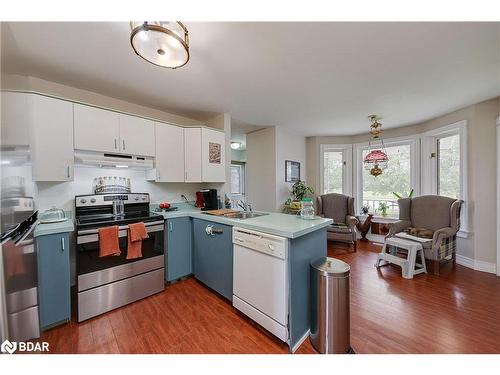 7398 County Rd 91, Stayner, ON - Indoor Photo Showing Kitchen